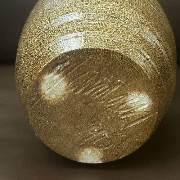 Vintage RARE Signed Mossy Brown Handmade Stoneware Pitcher Jug - Picture 8 of 10